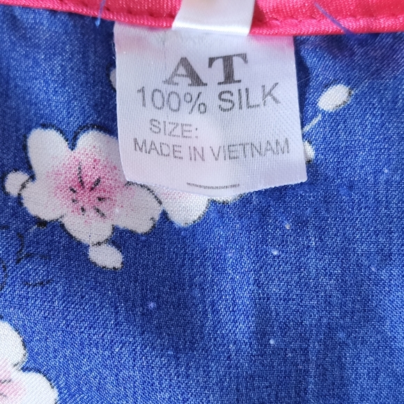 Kimono blue sakura wrapped robe Preowned - Picture 6 of 6